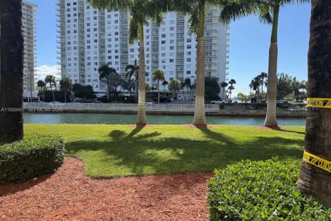 Снять в аренду кондоминиум в Санни-Айлс-Бич, Флорида 1 спальня, 65.5м2, № 2023436 - фото 20