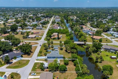 Villa ou maison à vendre à Port Charlotte, Floride: 2 chambres, 117.8 m2 № 2209754 - photo 2