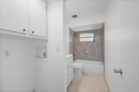 Villa ou maison à vendre à Port Charlotte, Floride: 2 chambres, 117.8 m2 № 2209754 - photo 25