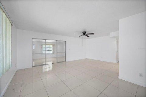 Villa ou maison à vendre à Port Charlotte, Floride: 2 chambres, 117.8 m2 № 2209754 - photo 9