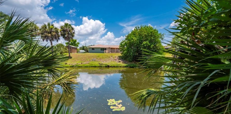 Villa ou maison à Port Charlotte, Floride 2 chambres, 117.8 m2 № 2209754