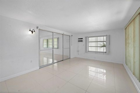 Villa ou maison à vendre à Port Charlotte, Floride: 2 chambres, 117.8 m2 № 2209754 - photo 21