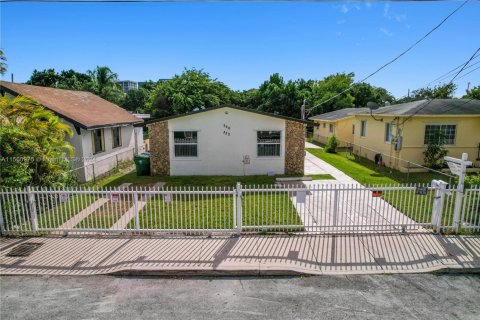 Propiedad comercial en venta en Miami, Florida, 238.29 m2 № 1870029 - foto 3