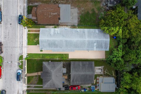 Propiedad comercial en venta en Miami, Florida, 238.29 m2 № 1870029 - foto 5