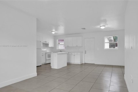 Propiedad comercial en venta en Miami, Florida, 238.29 m2 № 1870029 - foto 19