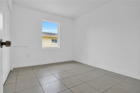 Propiedad comercial en venta en Miami, Florida, 238.29 m2 № 1870029 - foto 26