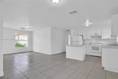 Propiedad comercial en venta en Miami, Florida, 238.29 m2 № 1870029 - foto 18