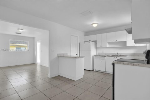Propiedad comercial en venta en Miami, Florida, 238.29 m2 № 1870029 - foto 30