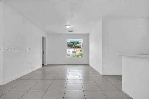 Propiedad comercial en venta en Miami, Florida, 238.29 m2 № 1870029 - foto 27