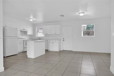 Propiedad comercial en venta en Miami, Florida, 238.29 m2 № 1870029 - foto 20