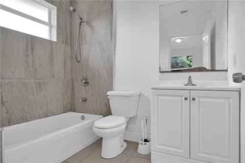 Propiedad comercial en venta en Miami, Florida, 238.29 m2 № 1870029 - foto 25