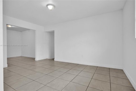 Propiedad comercial en venta en Miami, Florida, 238.29 m2 № 1870029 - foto 28
