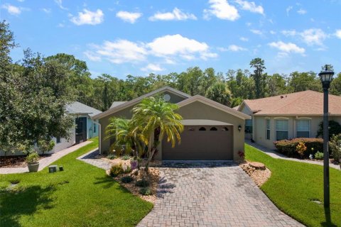 Villa ou maison à vendre à Poinciana, Floride: 2 chambres, 140.47 m2 № 1876726 - photo 1