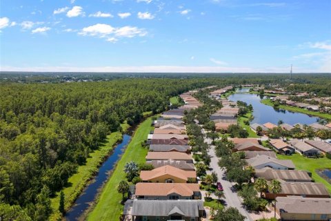Villa ou maison à vendre à Poinciana, Floride: 2 chambres, 140.47 m2 № 1876726 - photo 5
