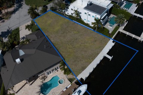 House in Pompano Beach, Florida 5 bedrooms, 399.48 sq.m. № 2332366 - photo 8