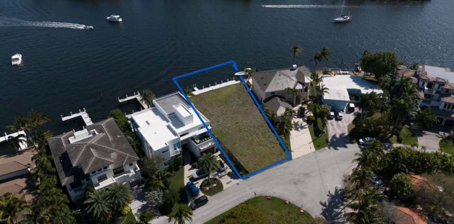 House in Pompano Beach, Florida 5 bedrooms, 399.48 sq.m. № 2332366