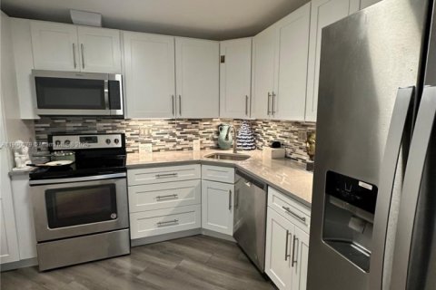 Copropriété à louer à Aventura, Floride: 1 chambre, 81.1 m2 № 1952134 - photo 2