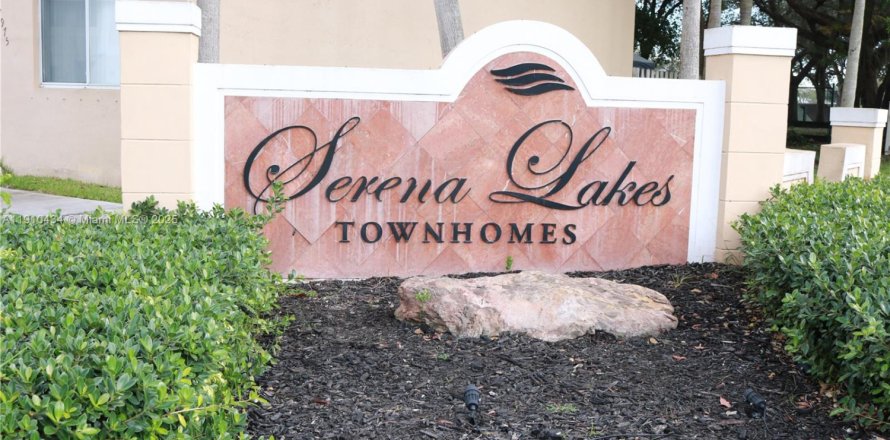 Touwnhouse à Miami, Floride 3 chambres, 117.99 m2 № 1966898