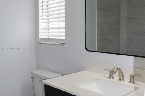 Touwnhouse à vendre à Miami, Floride: 3 chambres, 117.99 m2 № 1966898 - photo 15