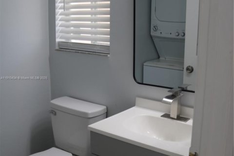 Touwnhouse à vendre à Miami, Floride: 3 chambres, 117.99 m2 № 1966898 - photo 5