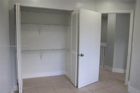 Touwnhouse à vendre à Miami, Floride: 3 chambres, 117.99 m2 № 1966898 - photo 22