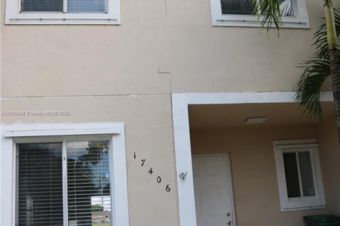 Touwnhouse à vendre à Miami, Floride: 3 chambres, 117.99 m2 № 1966898 - photo 3