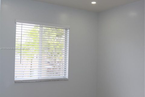 Touwnhouse à vendre à Miami, Floride: 3 chambres, 117.99 m2 № 1966898 - photo 20