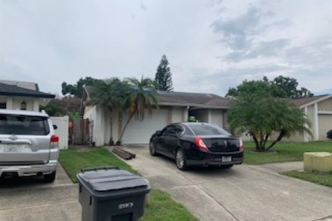 Casa en venta en Brandon, Florida, 3 dormitorios, 113.71 m2 № 1914303 - foto 1
