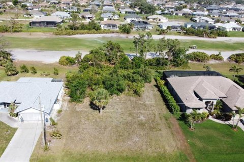 Terreno en venta en Rotonda, Florida № 1612359 - foto 2
