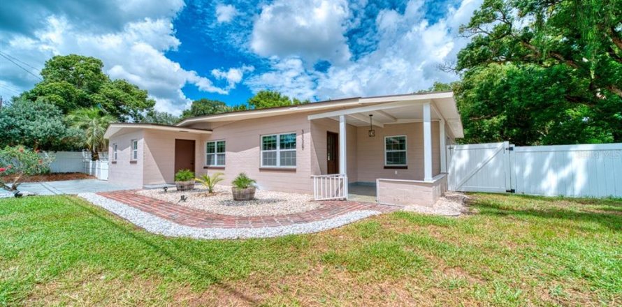 Villa ou maison à Orlando, Floride 4 chambres, 156.35 m2 № 2429314