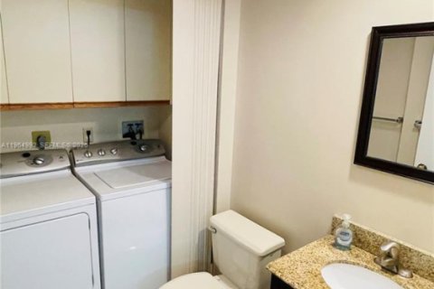 Adosado en alquiler en Plantation, Florida, 2 dormitorios, 127.46 m2 № 2026350 - foto 5