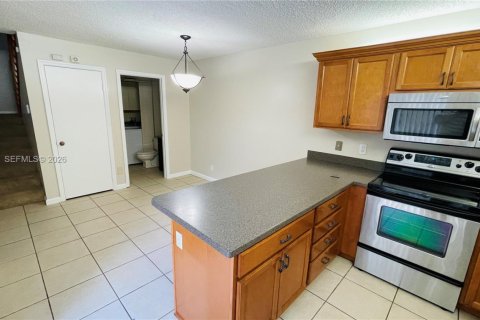 Adosado en alquiler en Plantation, Florida, 2 dormitorios, 127.46 m2 № 2026350 - foto 4