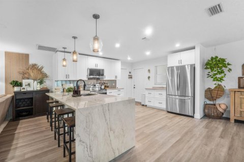 Villa ou maison à vendre à Tequesta, Floride: 4 chambres, 184.41 m2 № 2407676 - photo 2