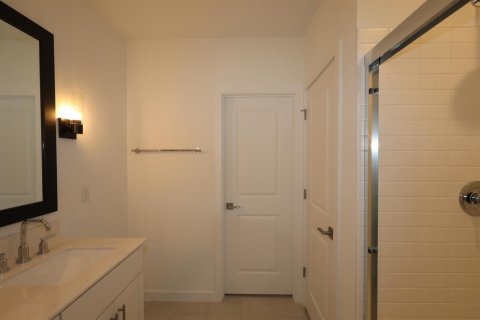 Casa en alquiler en Palm Bay, Florida, 3 dormitorios, 156.45 m2 № 2352652 - foto 4