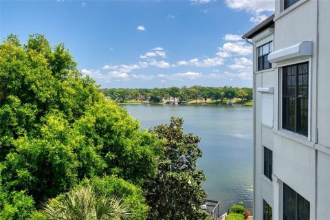 Condo in Winter Park, Florida, 3 bedrooms № 2116834 - photo 8
