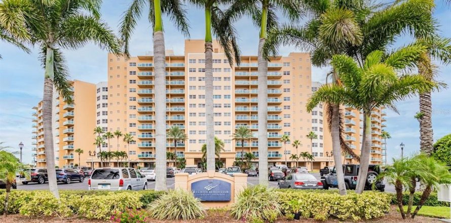 Condominio en Clearwater, Florida, 4 habitaciones № 1828651