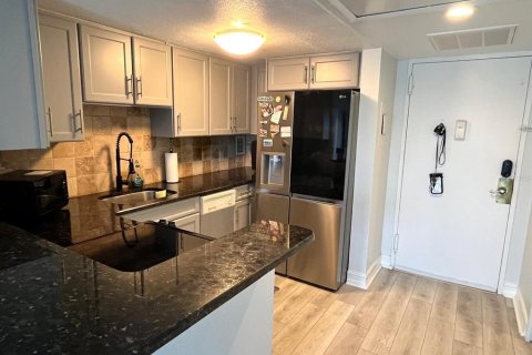 Condominio en venta en Clearwater, Florida, 4 habitaciones, 47.1 m2 № 1828651 - foto 11