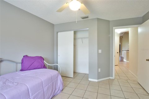 Condo in Sun City Center, Florida, 2 bedrooms  № 1676002 - photo 16