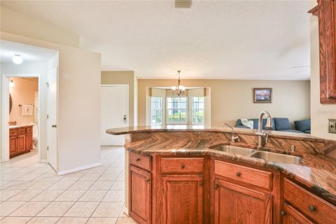 Condo in Sun City Center, Florida, 2 bedrooms  № 1676002 - photo 14