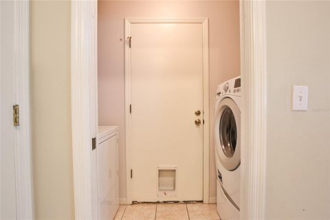 Condo in Sun City Center, Florida, 2 bedrooms  № 1676002 - photo 18