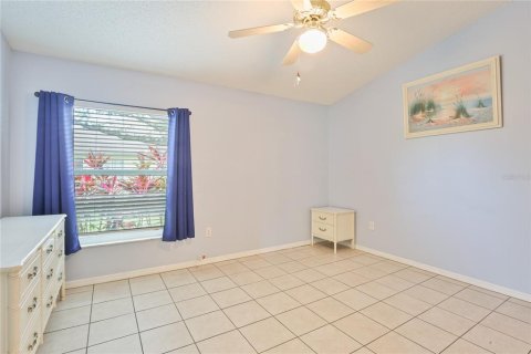 Condo in Sun City Center, Florida, 2 bedrooms  № 1676002 - photo 10