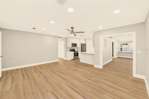 Villa ou maison à vendre à Bradenton, Floride: 3 chambres, 188.87 m2 № 2430625 - photo 15