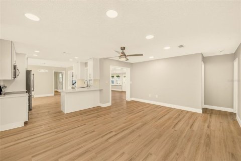 Villa ou maison à vendre à Bradenton, Floride: 3 chambres, 188.87 m2 № 2430625 - photo 14