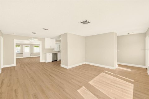 Villa ou maison à vendre à Bradenton, Floride: 3 chambres, 188.87 m2 № 2430625 - photo 5