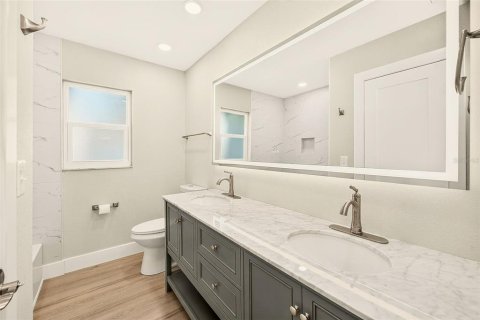 Villa ou maison à vendre à Bradenton, Floride: 3 chambres, 188.87 m2 № 2430625 - photo 30