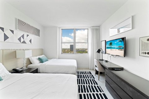 Condominio en alquiler en Hollywood, Florida, 2 dormitorios, 99.87 m2 № 1958878 - foto 20