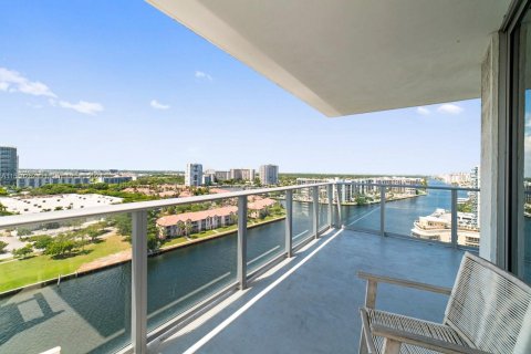 Condominio en alquiler en Hollywood, Florida, 2 dormitorios, 99.87 m2 № 1958878 - foto 25