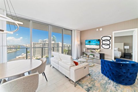 Condominio en alquiler en Hollywood, Florida, 2 dormitorios, 99.87 m2 № 1958878 - foto 6