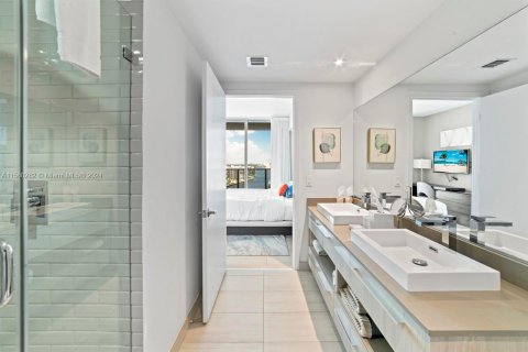 Condominio en alquiler en Hollywood, Florida, 2 dormitorios, 99.87 m2 № 1958878 - foto 15