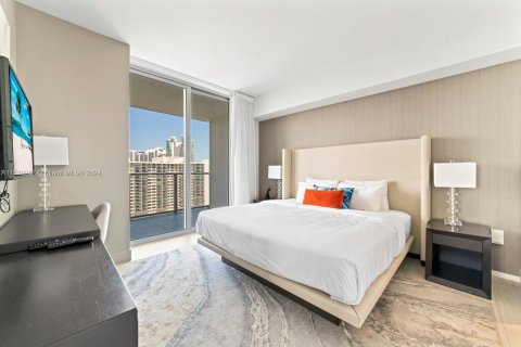 Condominio en alquiler en Hollywood, Florida, 2 dormitorios, 99.87 m2 № 1958878 - foto 10